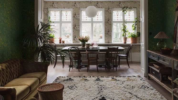 FloralCharm_Image_Roomshot_Livingroom_Item_4250_PR