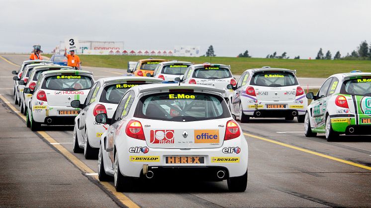 Emelie Moe från Östersund gör storsatsning på Clio Cup JTCC