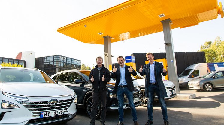 Fra venstre, Roger Hertzenberg i Uno-X, samt Jon André Løkke og Bjørn Simonsen i NEL. Foto: Hyundai/Patchwork