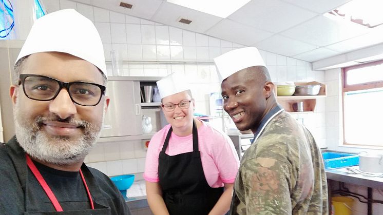 Thameslink colleagues get busy in NOAH's kitchen in Luton