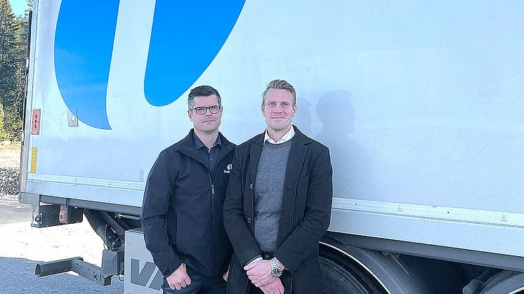 Ulf Arvidsson (till vänster) och Christofer Mattsson har tillsammans med personalen på Tempcon Norrland vunnit upphandlingen för transporter åt en av Sveriges största dagligvaruaktörers trafik i Norrland och Västerbotten.