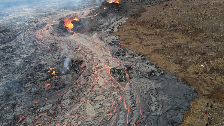 The Fagradalsfjall eruption site viewed from above. Tourists for scale. Photo: Drone image by Alina V. Shevchenko and Edgar U. Zorn, GFZ Germany.