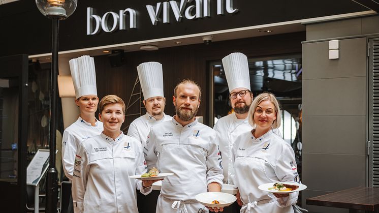 Främre raden: Katja Tuomainen, Kari Julin och Tiina Norkio från det finska kocklandslaget. Bakre raden: Elsa Lindell, Sami Leino och Joonas Maunula från Tallink Silja Line. Foto: Laura Oro