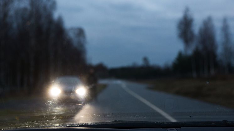 Statistik från Synoptik och Bilprovningen visar att var femte bilist kör med trafikfarlig syn och att mer än var fjärde bil har felaktig belysning.