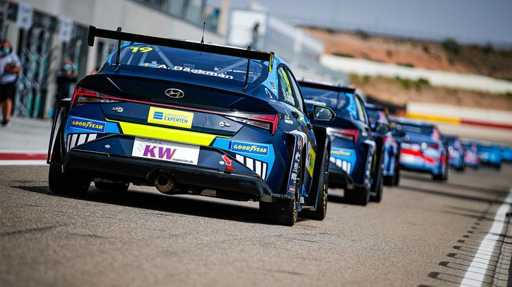 Andreas and Jessica Bäckman in their Hyundai Elantra N TCR cars on the MotorLand Aragón track. Photo: FIA WTCR (Free rights to use the image)