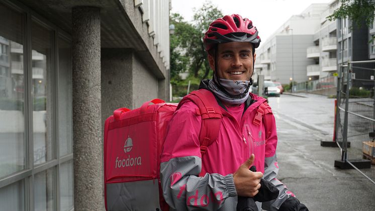 Sondre Erevik Ronold jobber som foodora-syklist i Stavanger.