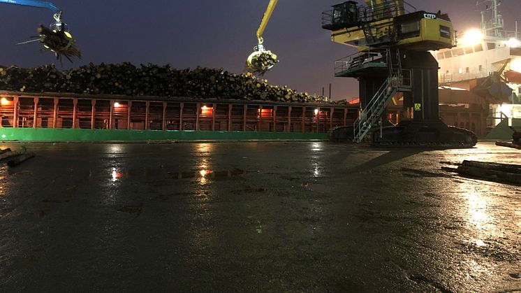 Timber unloading in Swede Harbour