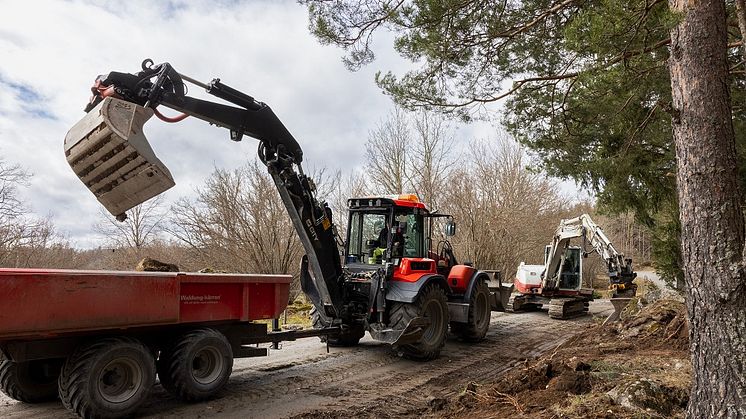 Utmaningen i dessa projekt är terrängen med mycket sten och berg.