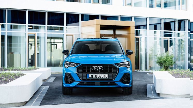 Audi Q3 45 TFSI e (Turboblå)