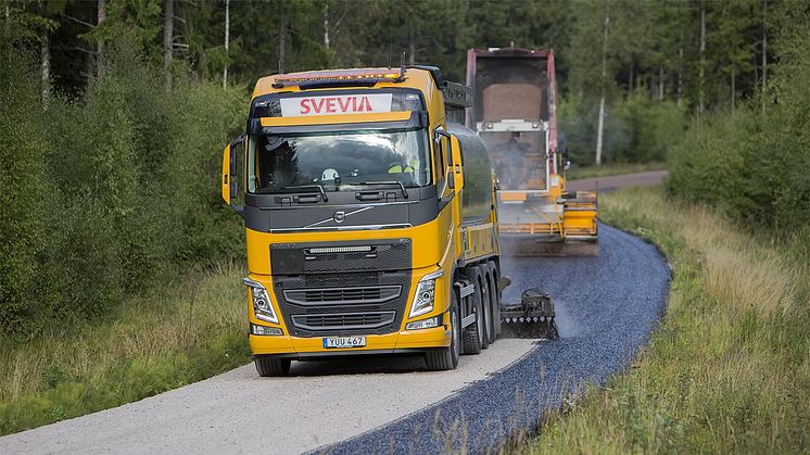 Svevia åtgärda vägytan på flera sträckor inom distrikt Göteborg. Förbättringarna sker på vägar med lägre trafikbelastning som ska få hel och delvis ny ytbeläggning. Foto: Markus Marcetic
