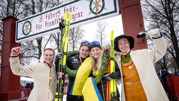 Torleif Syrstad och Emilie Fleten segrade i det 100:e Vasaloppet.