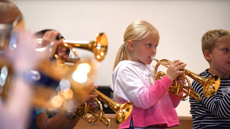 HØSTSPILL: Hellen Skoles Musikkorps fra Bergen er ett av de 69 korpsene som har mottatt støtte fra NMF. 