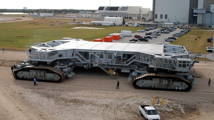 8 Crawler Transporter