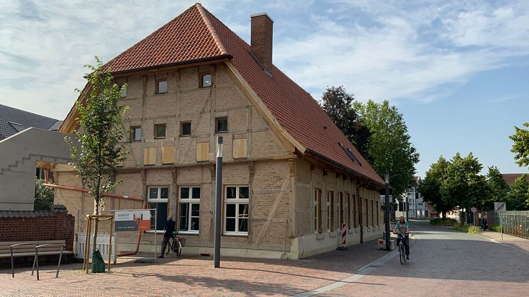 Die Restaurierung des „Alten Zollhauses“ hat Burkhard Inkmann über ein Jahr herausgefordert − das Ergebnis ist der RM Sanierungspreis 2021 in der Kategorie Holz!