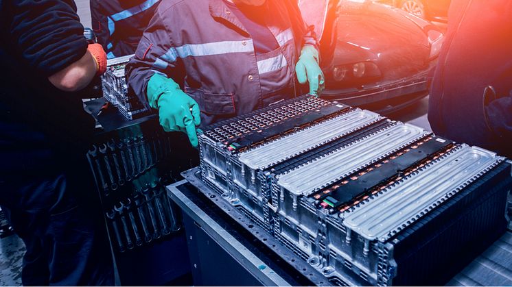 Uttjänta lithium-ion batterier (LIB) från elbilar kan ge hållbar grafenproduktion. Foto: Shutterstock