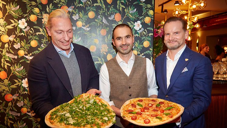 Friedemann Findeis, Arthur Käser und Mirko Silz bei der Eröffnungsfeier der L'Osteria Wiesbaden