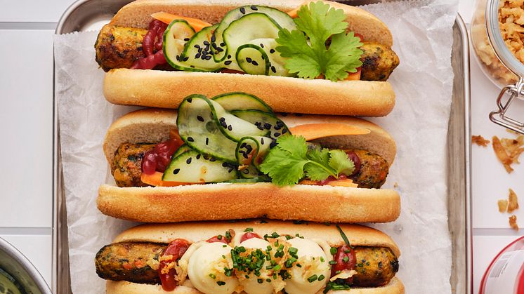 Veggie hotdog på fad.jpg