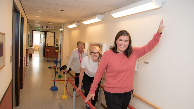 Fysioterapeuterna Viktoria Johansson, Ebba Kling Odenkrans och Kim Öhman bjuder både på en rörelse och på sig själva under veckan med rörelserikedom.