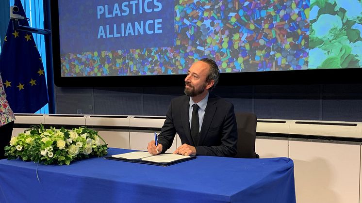 Mondelēz International confirme son engagement dans la lutte contre les déchets plastiques et s'associe à la Commission européenne en signant la déclaration de l’alliance circulaire sur les matières plastiques