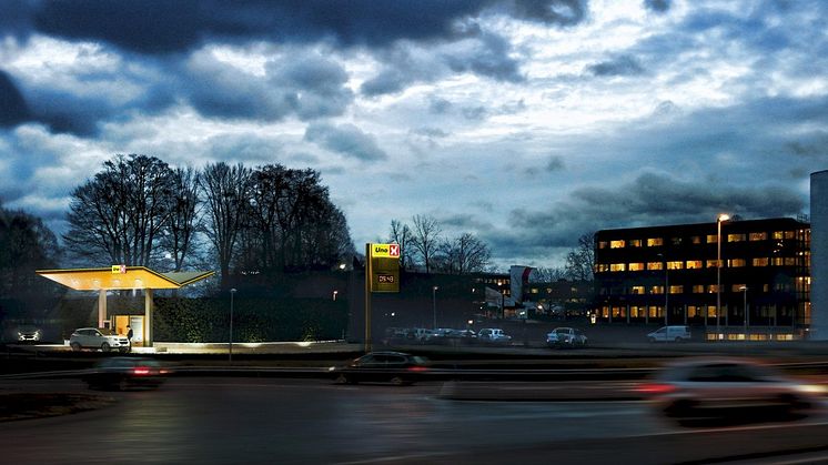 Hydrogenstasjonen ligger kun et stenkast fra Powerhouse Kjørbo, hvor strømmen produseres fra solceller. Fotomontasje: Asplan Viak.