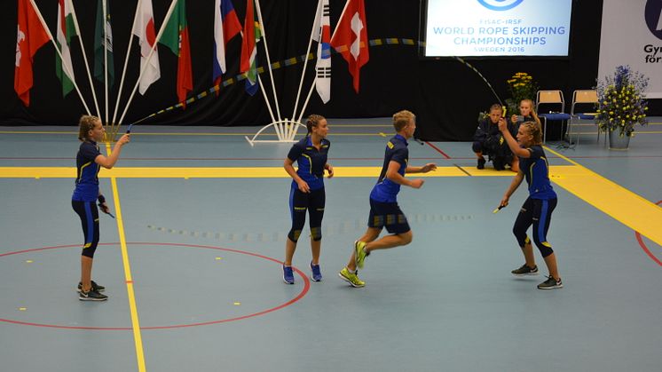 Nytt världsrekord i snabbhet för Hongkong och brons för Sveriges mixlag på VM i hopprep