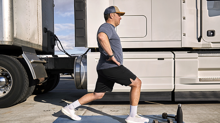 Garmin integriert Workouts der Truckers Life Foundation auf der neuen Garmin Instinct 2 – dēzl Edition.