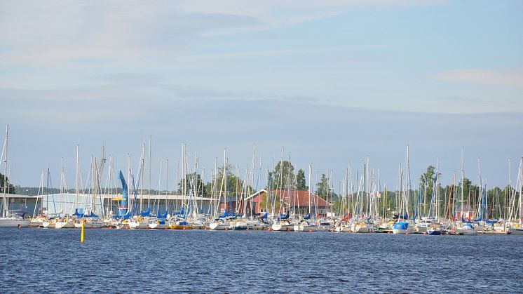 Unik provtagning på båtskrov visar  - inga höga halter av tenn på båtar i Vänern.