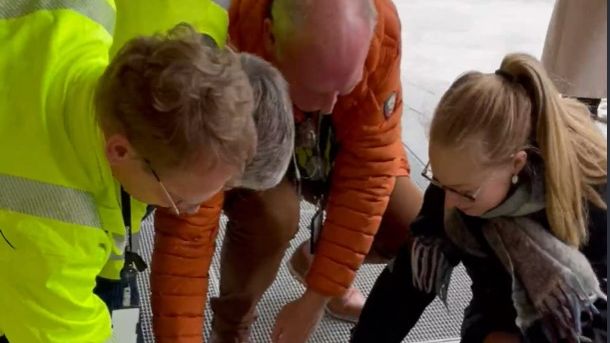 Grunnsteinen på Lambertseterhjemmet inneholder dagsfersk avis, minnepinne med byggetegninger, bilder av de fire som offisielt la nedgrunnsteinsskrinet (Tore Moger, Bjørn-Magnar Granli, Arne Mæhlum og Ragnhild Grongstad), samt konseptbeskrivelse.