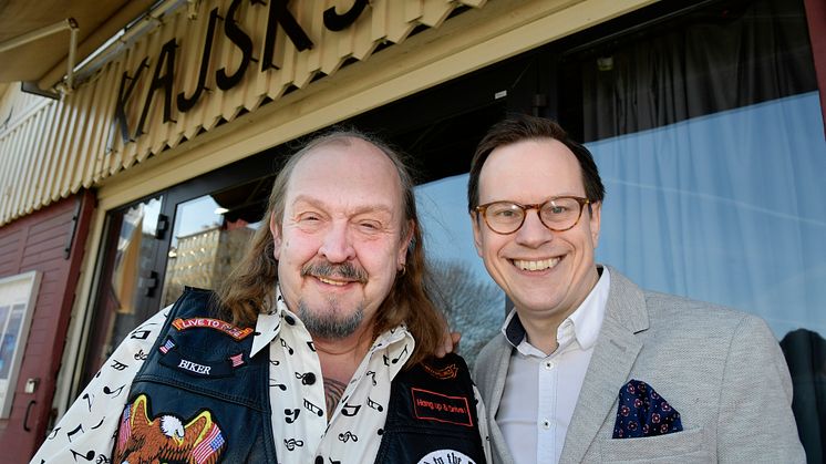  För första gången tar Lasse Stefanz sin unika krogshow ”Exclusive – De första ljuva åren” till Göteborg och Kajskjul 8!