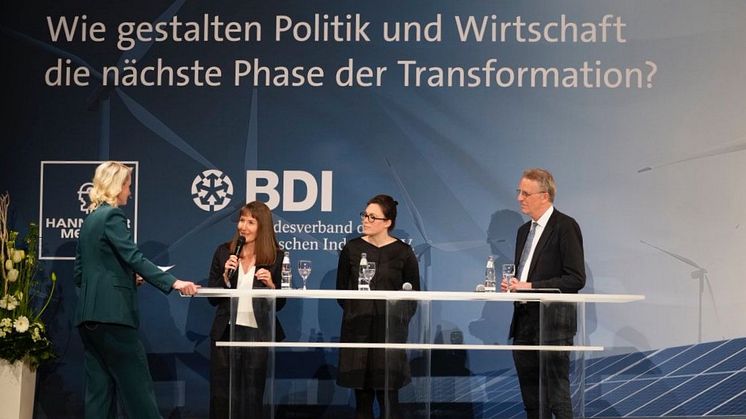Hager Group CEO Sabine Busse fordert beim Auftakt der Hannover Messe mehr Mut bei der Energiewende