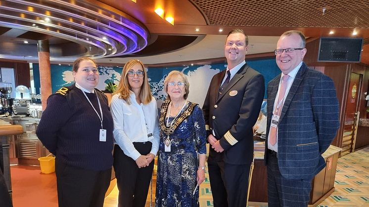 Fred. Olsen Cruise Lines host the Lord Mayor of Southampton’s fundraiser, collecting thousands for charity