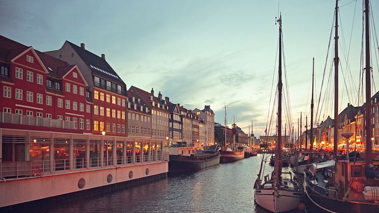 denmark-copenhague-harbor-dusk-528418117-full.jpg