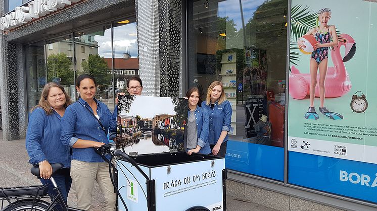 Boråshojen möter gäster i sommarborås