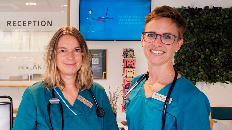 Ulrika Helge Connheim och Mette Kirkelund Truelsen på vårdcentralen Limhamnsläkarna i Malmö.