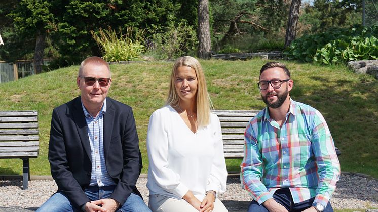 Från vänster: Ulf Lindén, chef Affärsutveckling, Malin Eriksson Isberg, distriktschef Backa, Markus Svedberg, chef Teknik