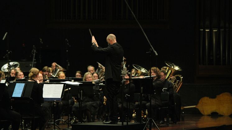Musikkforeningen Nidarholm forsvarte tittelen sin som europamester i janitsjarkorps – Norske Strusshamn Musikkforening fulgte med på pallen
