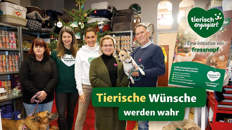 Fressnapf-Initiative "tierisch engagiert" macht Weihnachten zum Fest der Tierliebe (von links. Bianca Rennwanz, Christin Butschek, Jana Ina Zarrella, Mareike Schimion und Lothar Lauterbach)