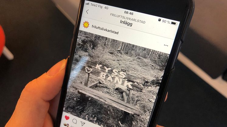 Ett av tipsen som Karlstads kommun har gett via Instragramkontot friluftslivkarlstad är om kyssbänken vid Vildmarksleden.