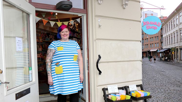 Sofie Kastensson jobbar på Kawaii och under sommaren har det varit full aktivitet i butikens webbshop.