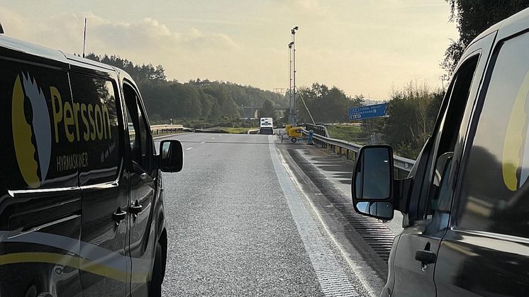 Inhägnad av E6 och jordskredet i Stenungsund. Hit kan man köra men inte längre fram. 
