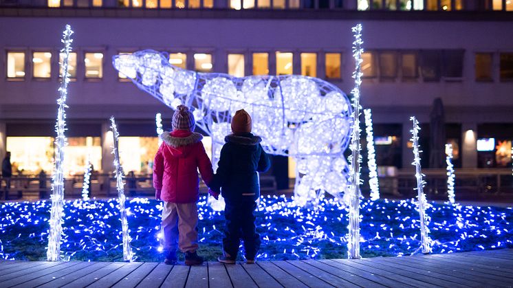 Den mörkaste tiden på året är här och i samband med detta vill Helsingborgs stad sprida julstämning och göra city till en mer upplyst plats. 