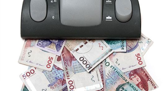 Regeringen höjer skatter och sänker avdrag