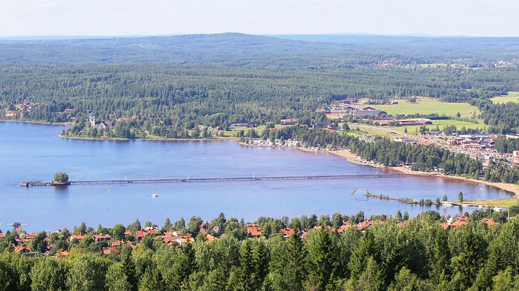 Riksbyggens Solar Egg landar på Långbryggan i Rättvik