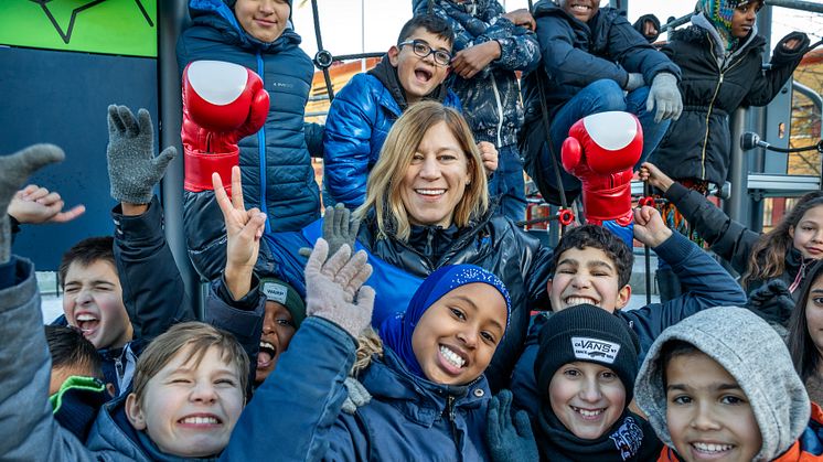 Andra halvlek i Jorden runt-loppet när olympier besöker Rönninge