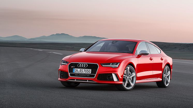 RS7 front side static red