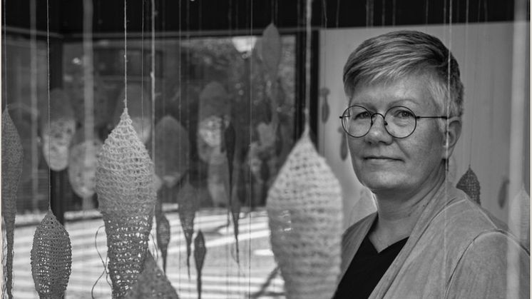 Lena Jerlström - textilkonstnär som ställer ut i Lindesberg.