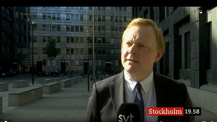 Dennis Wedin i SVT (27 sept 2019) beordrar skärpning efter att flera byggprojekt fördyrats med 100-tals miljoner:"Först går man fram med ett beslut om en liten summa och sedan växer det och växer ... det är en kulturbrist inom staden"