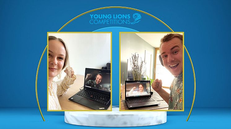 GLADE PRODUKTSJEFER: Marie Mauseth og Henrik Norem jubler etter å ha blitt kåret til årets markedsfører i konkurranse med unge talenter fra hele verden.