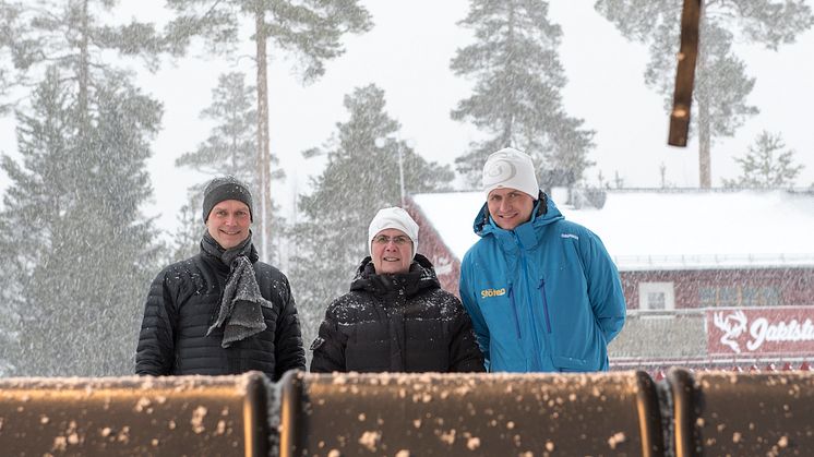 Nu är Stötens senaste storsatsning invigd. Vargy Express, som är Dalarnas längsta och snabbaste lift: Roger Adolfsen, Adolfsen Group, Ylva Thörn, Dalarnas Landshövding och Johan Thorn, Stötens VD.