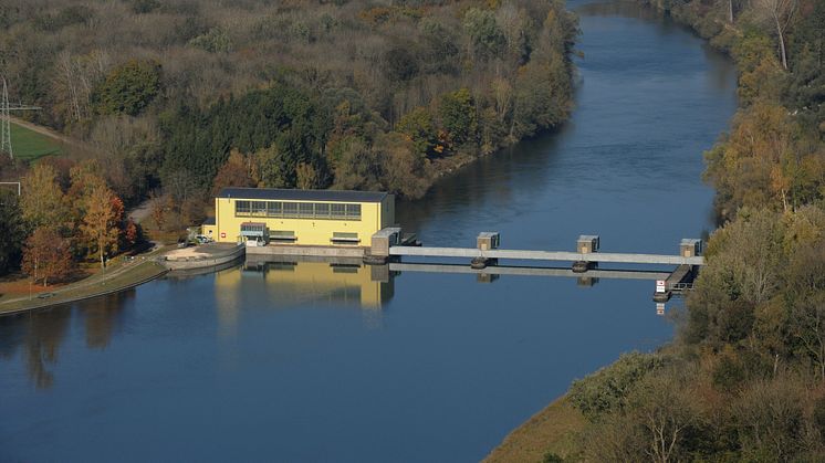 Die Staustufe am Kraftwerk Gundelfingen wird für Fische durchgängig. Nach der Staustufe Donauwörth entsteht nun in Gundelfingen die zweite von insgesamt sieben Fischwanderhilfen an den Kraftwerken zwischen Oberelchingen und Donauwörth. (LEW)